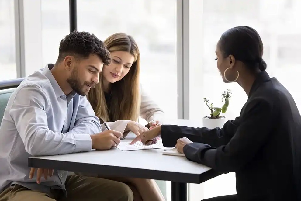A couple working with lender