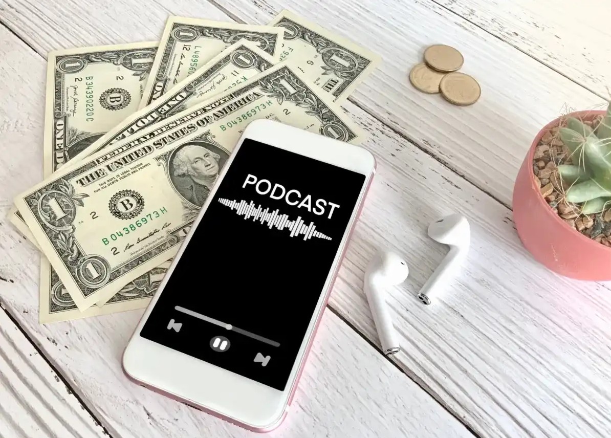 Cash Store’s Top Financial Podcasts to Follow