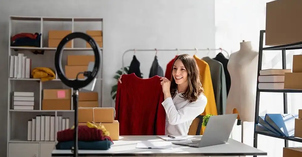 vlogging side hustle Woman vlogging her side hustle